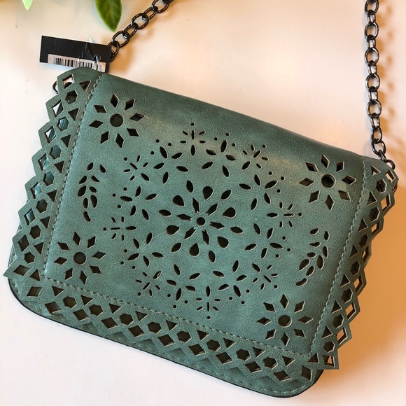 Handbags - 🌿NWT Stylish Cut-our Design Purse